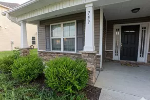 757 Radiant Dr, Jacksonville, NC 28546 - Photo 2