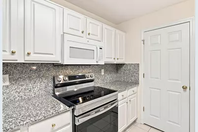 5008 Hunters Trail #Unit 15, Wilmington, NC 28405 - Photo 12