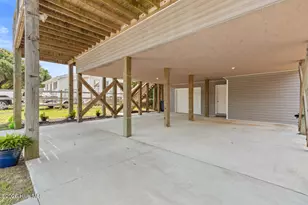 127 Eastview Dr, Emerald Isle, NC 28594 - Photo 4