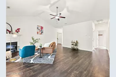 815 Tuscarora Trail, Jacksonville, NC 28546 - Photo 2