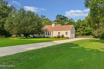 415 Hillcrest Drive, Morehead City, NC 28557 - Photo 2