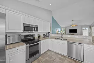 1502 Bertram Dr, Carolina Beach, NC 28428 - Photo 12