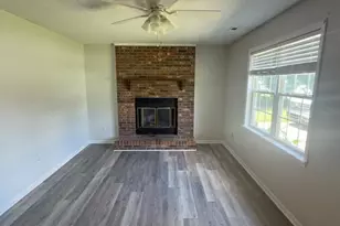 902 Laurel Ln, Jacksonville, NC 28546 - Photo 2