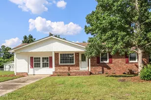 15 Oxford Dr, Jacksonville, NC 28546 - Photo 2
