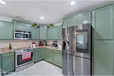 765 Radiant Drive, Jacksonville, NC 28546 - Photo 6