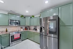 765 Radiant Dr, Jacksonville, NC 28546 - Photo 6