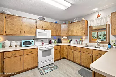 998 Trevino Road, Southport, NC 28461 - Photo 12