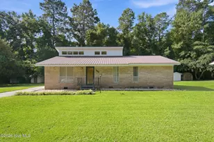713 Pinewood Dr, Whiteville, NC 28472 - Photo 1