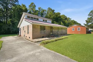 713 Pinewood Dr, Whiteville, NC 28472 - Photo 4