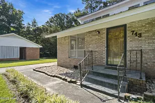 713 Pinewood Dr, Whiteville, NC 28472 - Photo 6