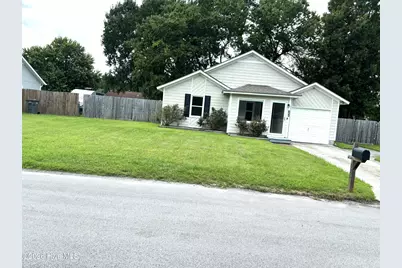 633 Foxfire Circle, Jacksonville, NC 28546 - Photo 2