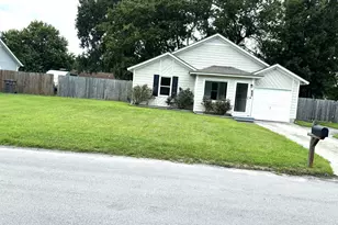 633 Foxfire Cir, Jacksonville, NC 28546 - Photo 2