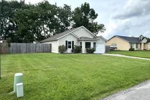 633 Foxfire Cir, Jacksonville, NC 28546 - Photo 4