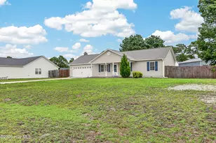 217 Michel Ct, Hubert, NC 28539 - Photo 2