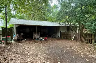 318 W Church St, Williamston, NC 27892 - Photo 8