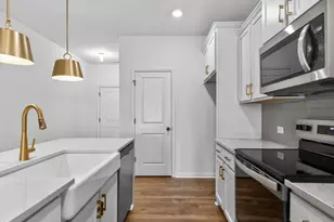 38 N District Ave, Clayton, NC 27527 - Photo 8