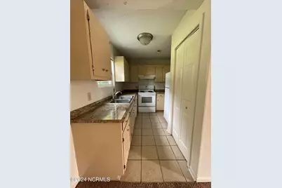 249 Cordell Circle, Jacksonville, NC 28540 - Photo 2