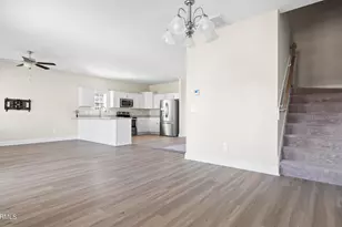 208 Broadleaf Dr, Jacksonville, NC 28546 - Photo 8
