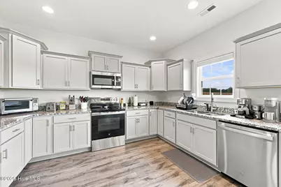212 Windsor Run Boulevard, Jacksonville, NC 28546 - Photo 12