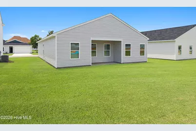 146 N Squires Lane, Richlands, NC 28574 - Photo 4