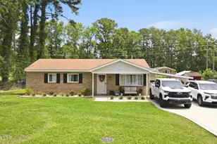 2802 Monroe Dr, New Bern, NC 28562 - Photo 2