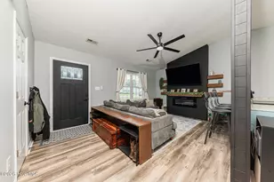 109 Lois Ct, Richlands, NC 28574 - Photo 10