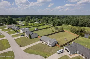 109 Lois Ct, Richlands, NC 28574 - Photo 6