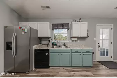 109 Lois Court, Richlands, NC 28574 - Photo 16