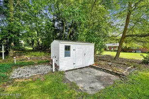 2430 Forrest Dr, Kinston, NC 28504 - Photo 10