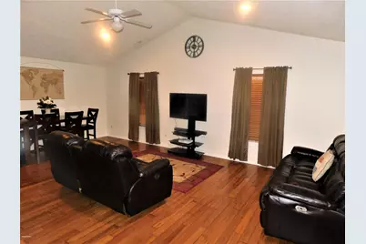 312 Kathryn Court, Newport, NC 28570 - Photo 2