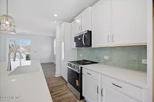 501 Greenville Ave, Carolina Beach, NC 28428 - Photo 10