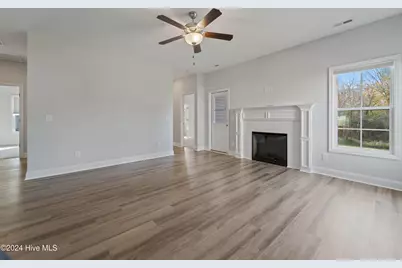 125 Pembury Way, Richlands, NC 28574 - Photo 8