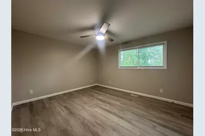 408 Myrtlewood Circle, Jacksonville, NC 28546 - Photo 12