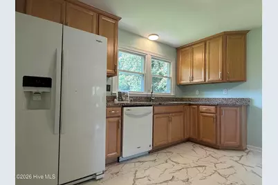 18 White Oak Street, Jacksonville, NC 28540 - Photo 8