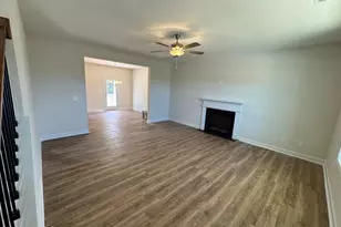 212 Holden Ln, Aberdeen, NC 28315 - Photo 6