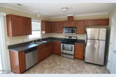 100 Chandler Drive #D, Greenville, NC 27834 - Photo 2