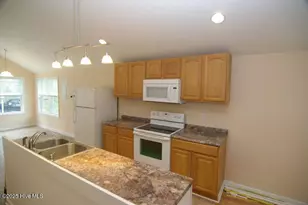 462 Snow Hill St, Ayden, NC 28513 - Photo 4