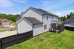 69 Red Rocks Cir, Benson, NC 27504 - Photo 4
