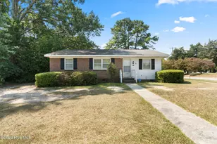 301 Tuskeegee Dr, Laurinburg, NC 28352 - Photo 1