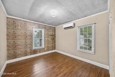 209 W Bridgers Street, Burgaw, NC 28425 - Photo 2