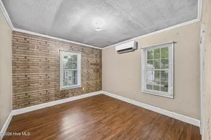 209 W Bridgers St, Burgaw, NC 28425 - Photo 2