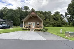131 Lazy Bear Trl, Andrews, NC 28901 - Photo 2