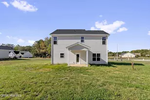 347 Thorntons Creek Dr, Erwin, NC 28339 - Photo 2
