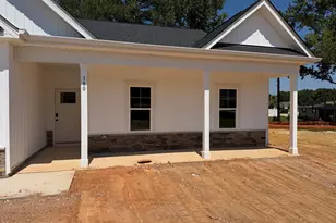380 Thorntons Creek Dr, Erwin, NC 28339 - Photo 2