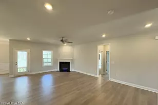 143 Firethorn Cir, Wallace, NC 28466 - Photo 8