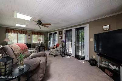 1002 Karen Drive, New Bern, NC 28562 - Photo 4