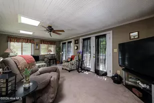 1002 Karen Dr, New Bern, NC 28562 - Photo 4