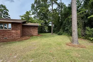 2206 2nd Ave, Elizabethtown, NC 28337 - Photo 4
