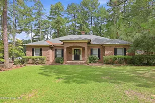 335 W Hedgelawn Way, Southern Pines, NC 28387 - Photo 2