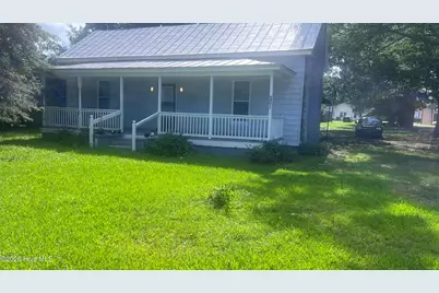 201 N White Street, Whitakers, NC 27891 - Photo 2